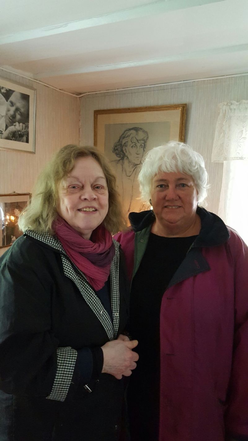 Aase Fridegård, Jans dotter, och Harriet Thurgren, Moas barnbarn.